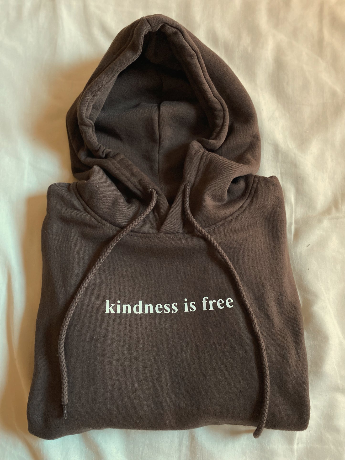 Kindness is free ( Fitted hoodie)